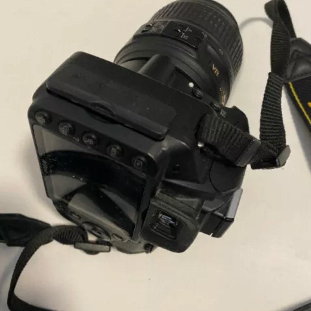 Nikon DSLR Camera D3200 Bundle With Two Lens, Timelapse Remote and More - Picture 6 of 12